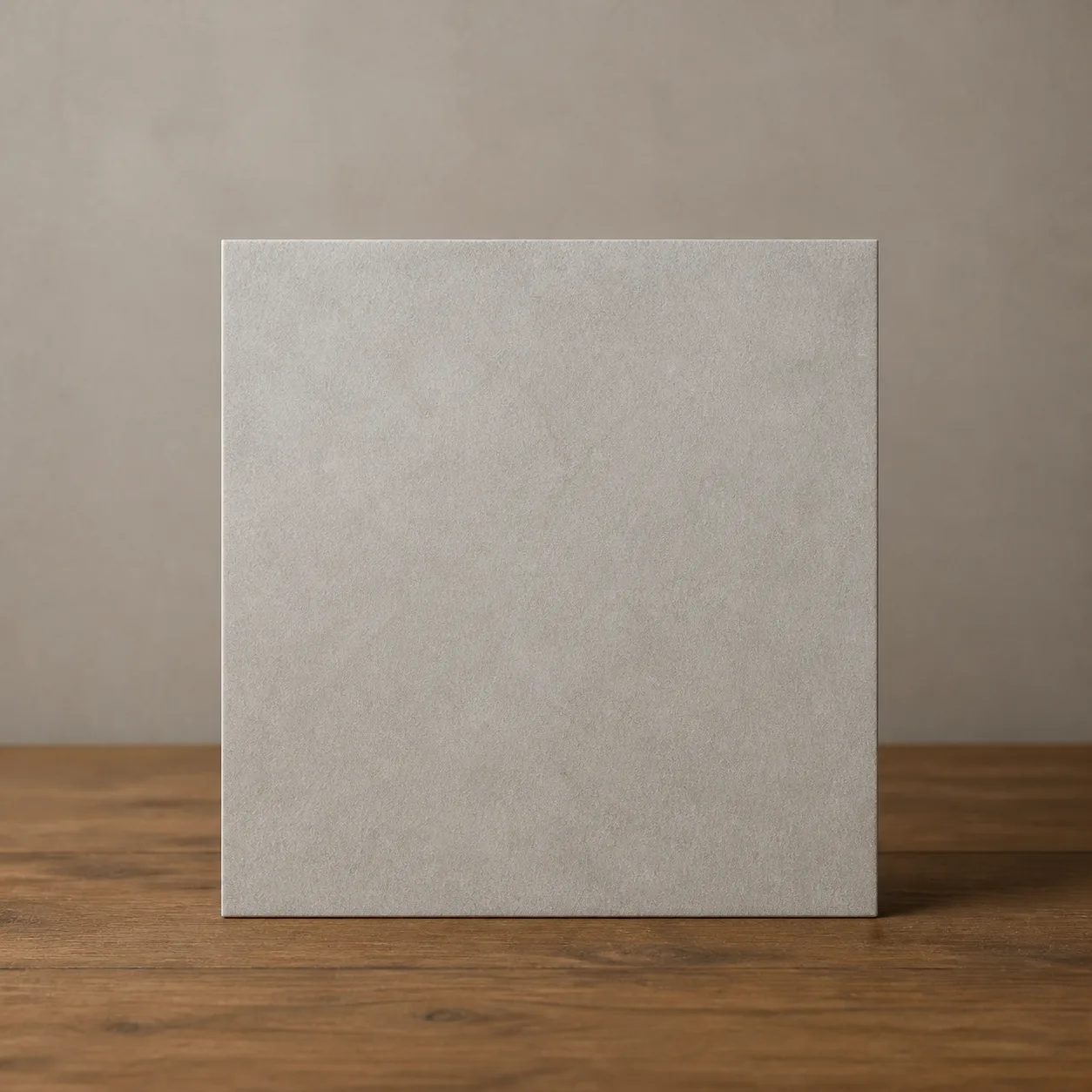 Minh họa cho “khung vuông 1:1”: A centered still life composed for a square frame.